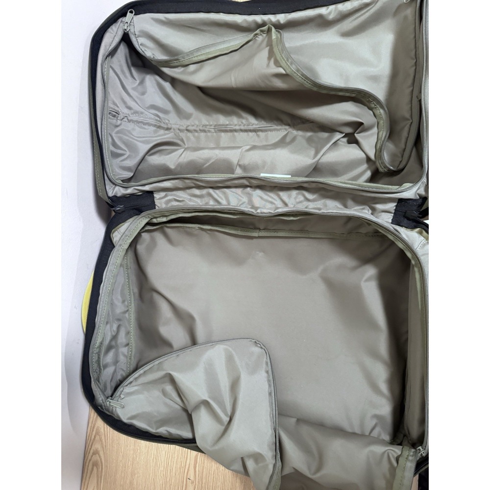 Burton Carry On Upright Rolling Luggage 22" Expandable Travel Green - Picture 7 of 9